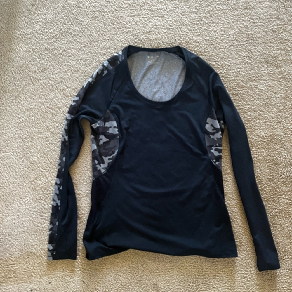 Black workout top